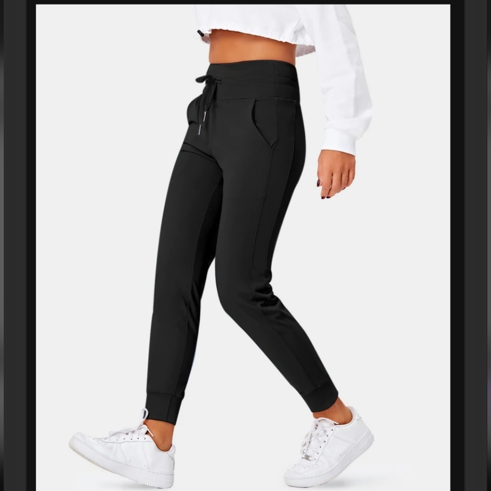 NWT Halara Joggers